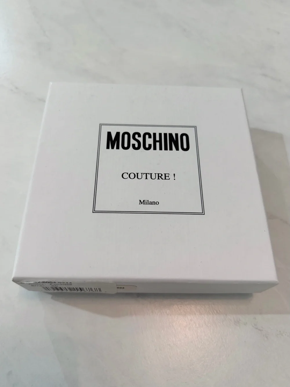 Moschino Fuchsia Pink Patent Leather Belt with Gold Logo Buckle Size 80 Small